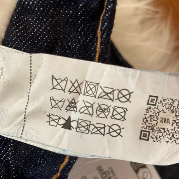 Zara Mid-Waist Wrinkle Effect Jeans - Picture 12 of 12